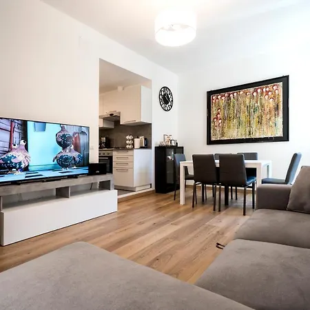 Gemelli Sweet Holiday Appio Apartment Rome